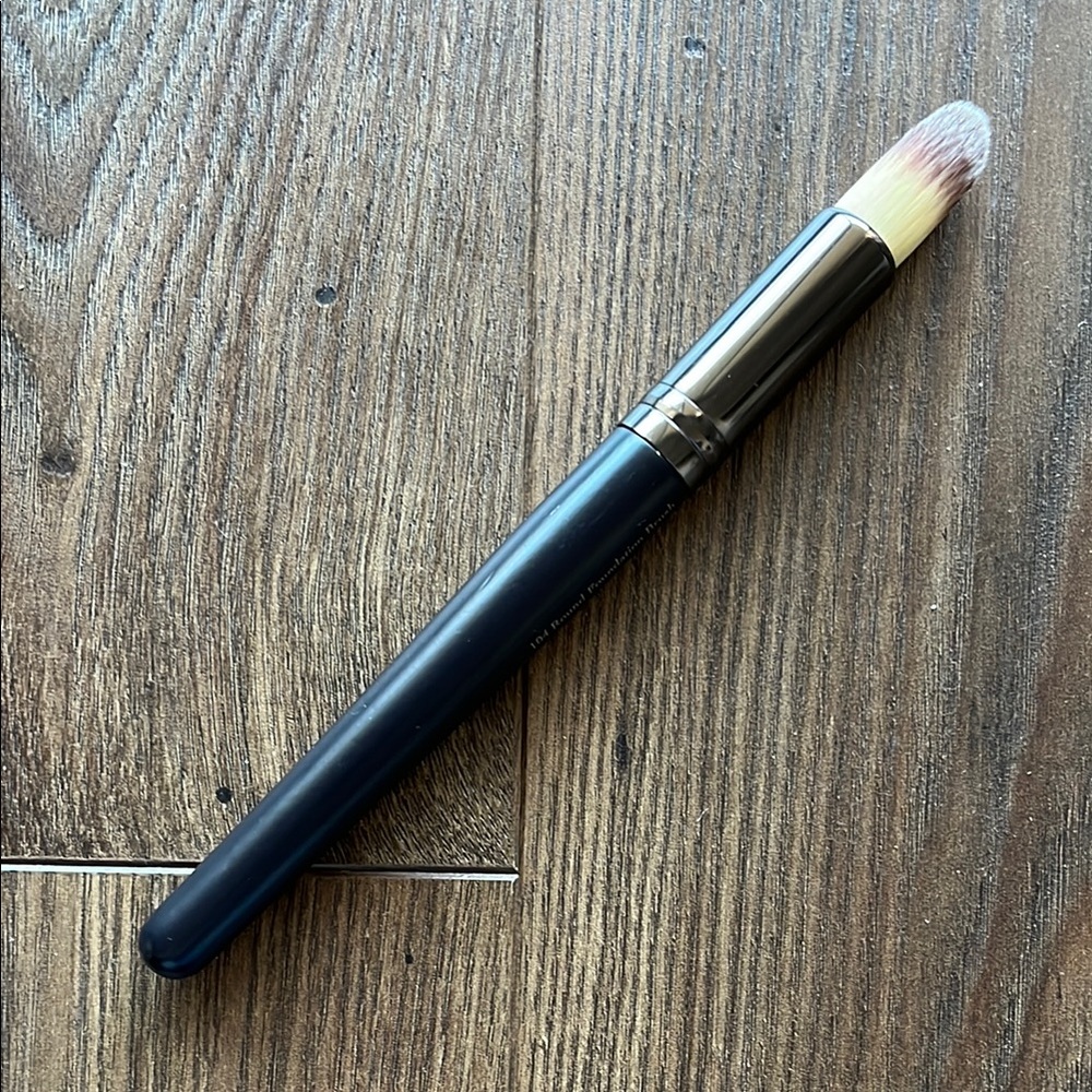 🌸Closet Clean Out🌸 Borghese 104 Round Foundation Brush